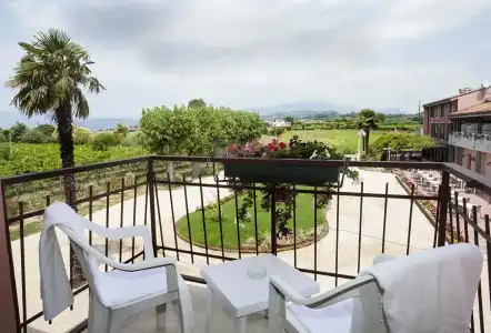 Bella Lazise - 56