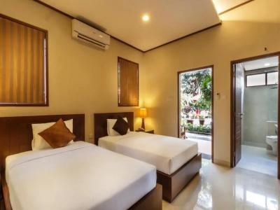 Yulia Beach Inn Kuta - 41