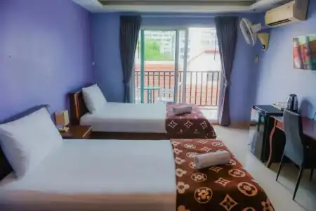 Patumnak Beach Guesthouse - 9
