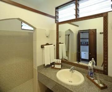Bluebay Beach Resort & Spa - 41