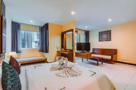 Elite Suites Patong - 79