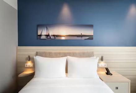 Hampton by Hilton - 22