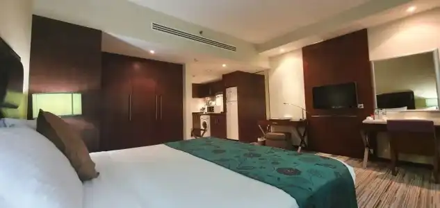 Phoenix Plaza Apartments - 37