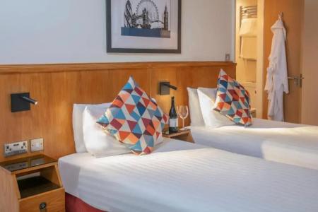 Queensway Sure Collection By Best Western - 14