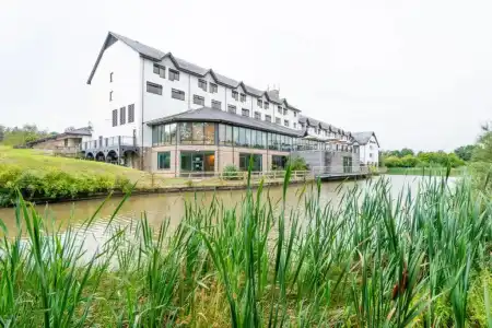 Copthorne Cardiff-Caerdydd - 23
