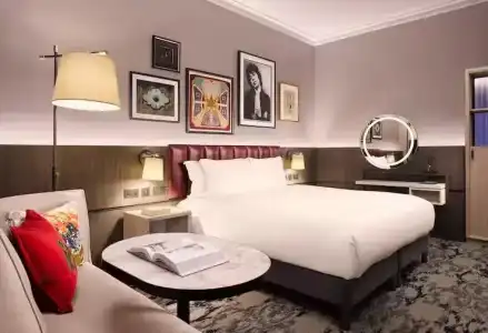 The Trafalgar St. James London, Curio Collection by Hilton - 32
