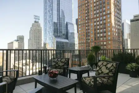 The Manhattan Club - 82