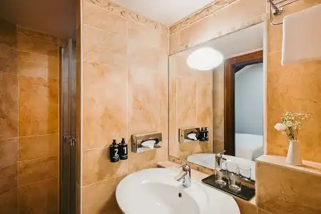 1 Bed Flat - Sleeps 2 - Pets - Parking - Wifi - 30