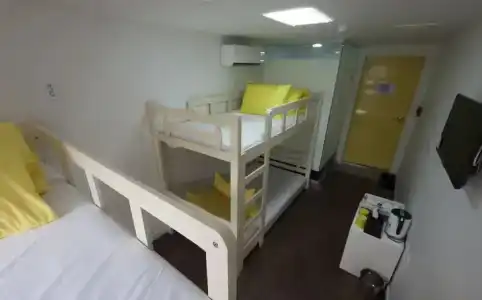 24 Guesthouse Myeongdong Town - 41