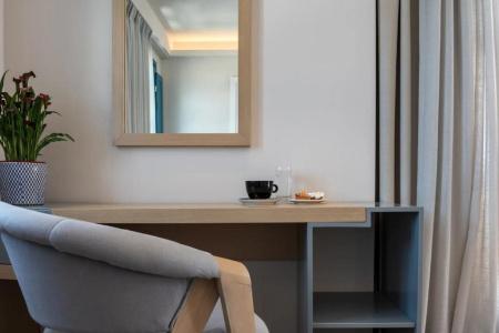 Aeifos Boutique - 68