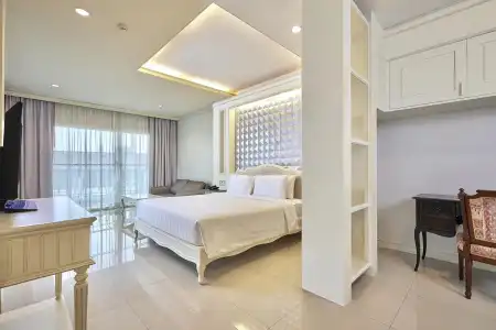 Welcome World Beachfront Resort - 67
