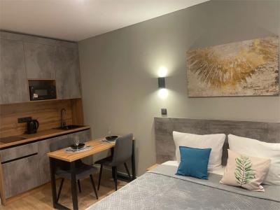 Vash Salut Apart - 162