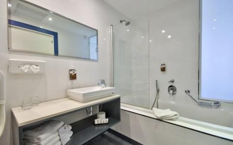 Db Seabank Resort + Spa All Inclusive - 11