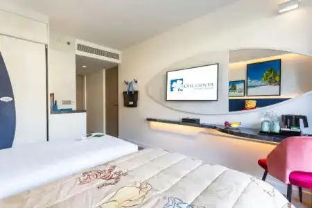 Clover Patong - 64