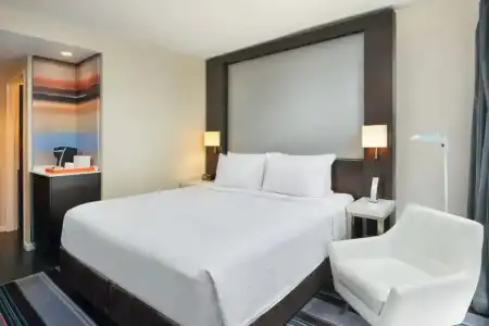 Courtyard by Marriott New York Manhattan / Central Park - 30