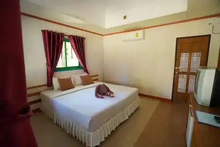Ko Kut Ao Phrao Beach Resort - 1