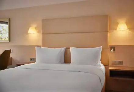 DoubleTree by Hilton Hannover Schweizerhof - 60