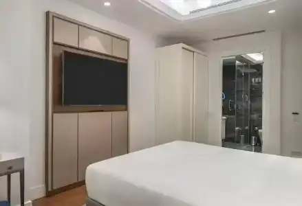 Hilton Mall Of - 103