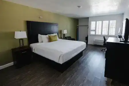 Old Town Western Inn & Suites - 10