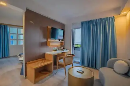 UMET Seaview with Free Roundtrip Airport Pick up and Drop Off - 48