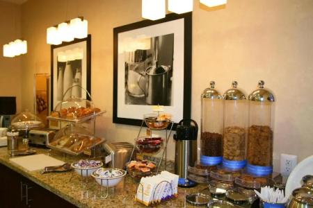 Hampton Inn & Suites by Hilton Mexico City - Centro Historico - 19
