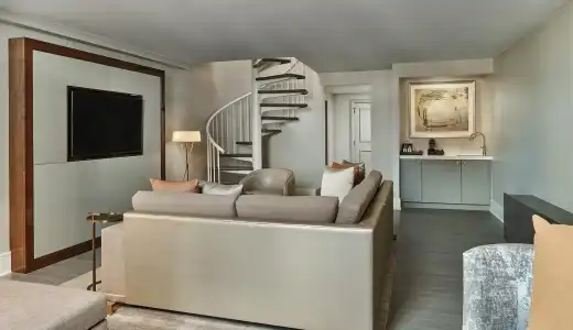 Crescent Court - 60