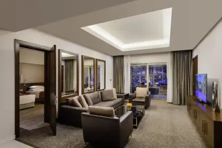 Dusit Thani LakeView Cairo - 50