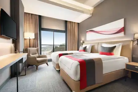 Ramada by Wyndham - 20