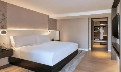 DoubleTree by Hilton Bangkok Ploenchit - 54