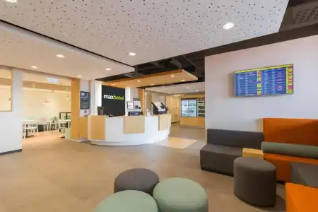 MaxAmsterdam Airport Schiphol - 1