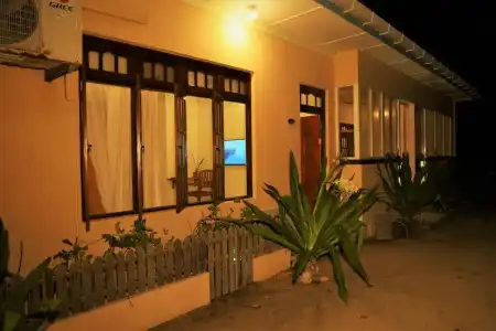 Dhigurah Inn - 0