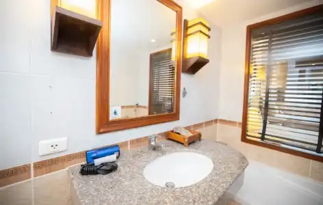 Baumanburi Patong - 76