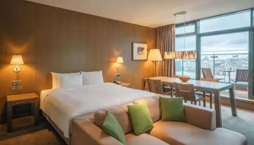 Radisson Blu Royal, - 35