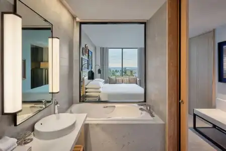 Four Points by Sheraton Phuket Patong Beach Resort - 62