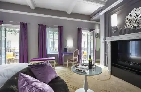 Aria Budapest by Library Collection - 49
