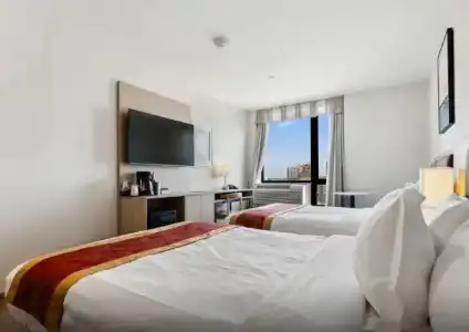 Ramada by Wyndham Flushing Queens - 26