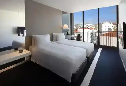 DoubleTree by Hilton Lisbon - Fontana Park - 43