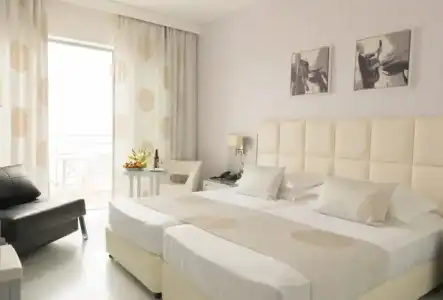 St. George Beach & Spa Resort - 1