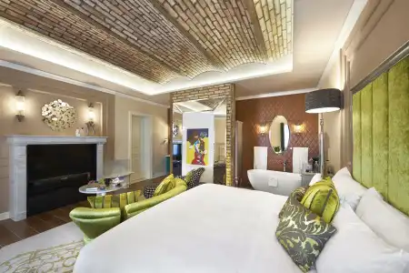 Aria Budapest by Library Collection - 46