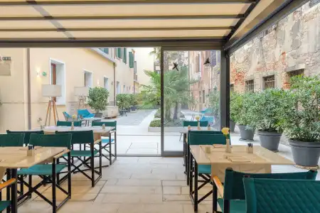H10 Palazzo Canova - 27