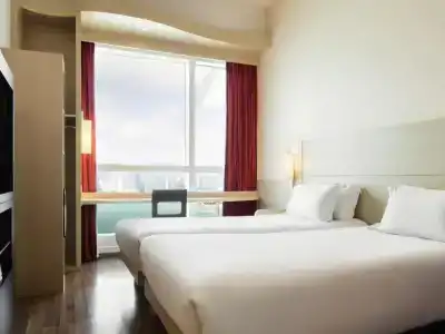 ibis Hong Kong Central and Sheung Wan - 1