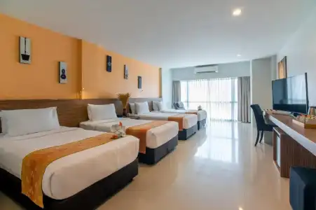 The Lantern Resorts Patong - 18