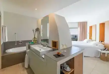Leiro Suites At Higueron - 53