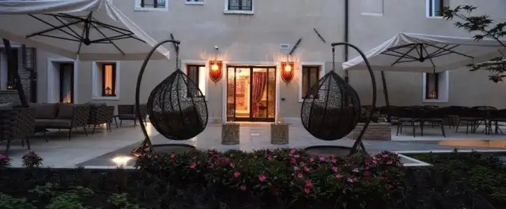 Santa Croce Boutique - 0