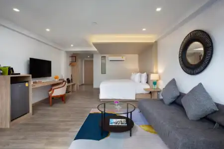 Anona Beachfront Phuket Resort - 43