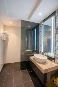 Radisson Dubai, Damac Hills - 35