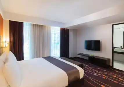 Radisson Suites Bangkok Sukhumvit - 61