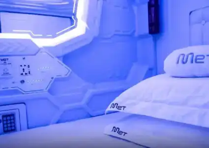 Met A Space Pod @ Arab Street - 44