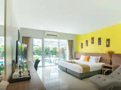 The Lantern Resorts Patong - 20