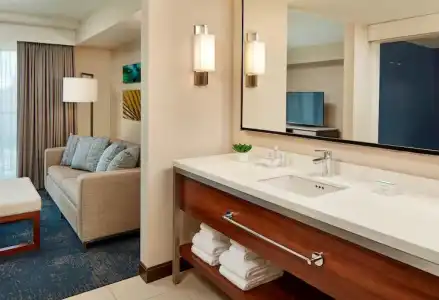 Hilton Garden Inn Waikiki Beach - 79